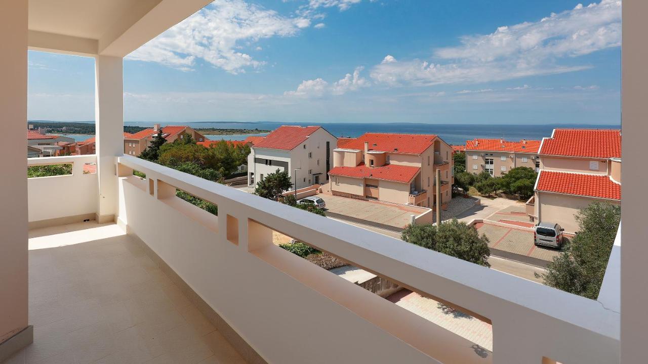 Apartments Tomy Novalja Exterior foto