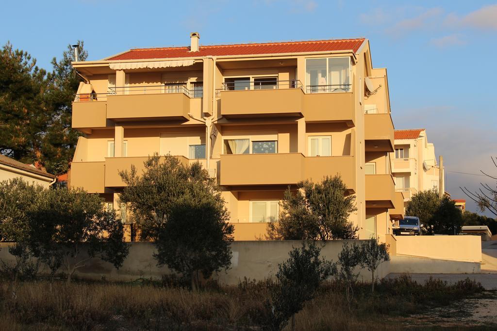Apartments Tomy Novalja Exterior foto